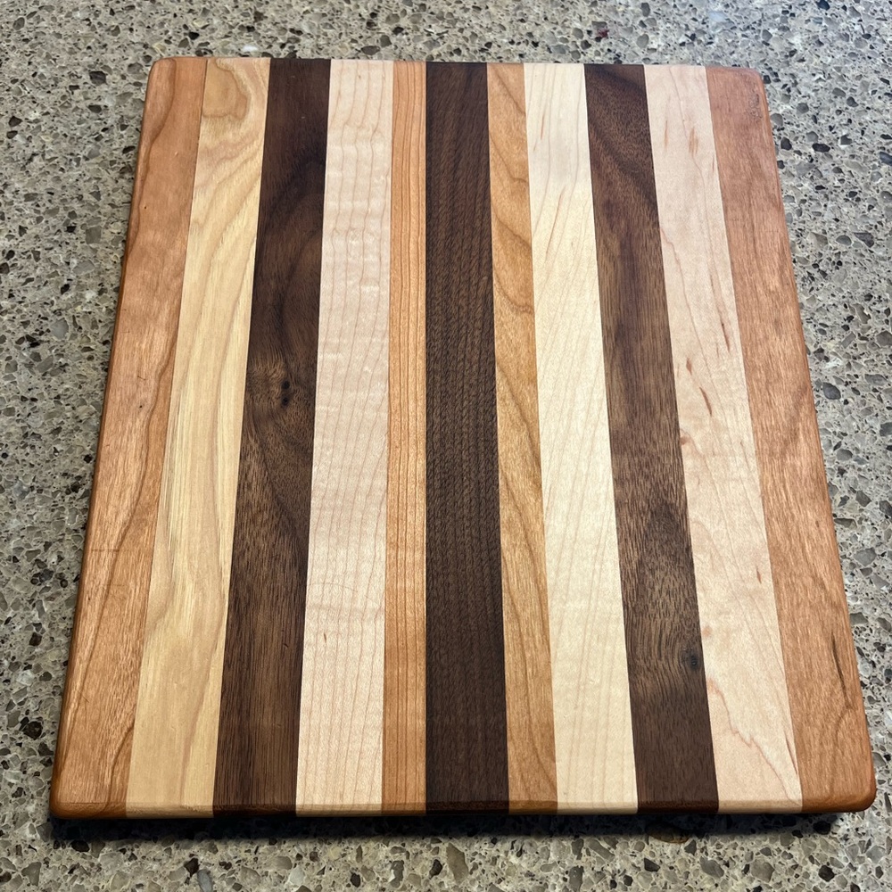 👉🏼 Handmade Cutting Board